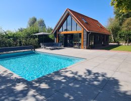 Buitenzwembad_Huis